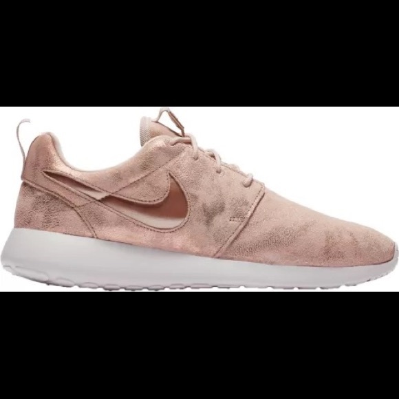 Nike Premium Women’s Shoe - Rose Gold - Picture 12 of 12